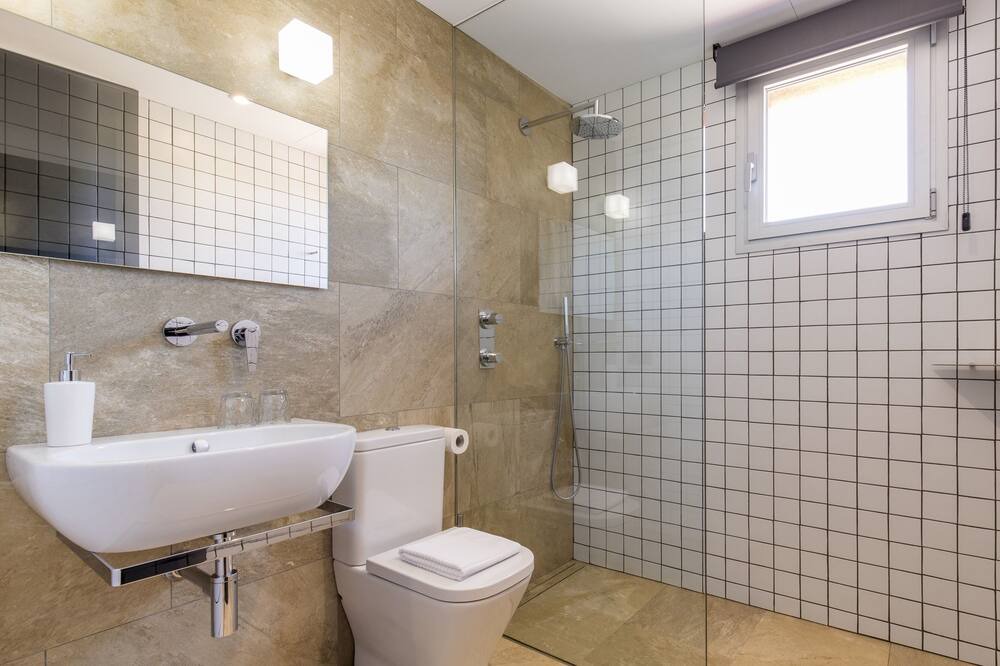 Photo of Bathroom in Preixens