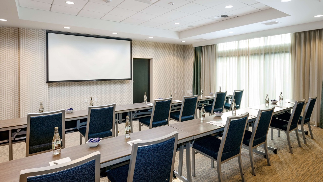 Photo of Others in Maple Leaf