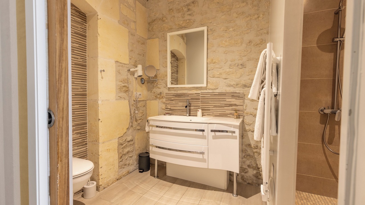 Photo of Bathroom in Cognac