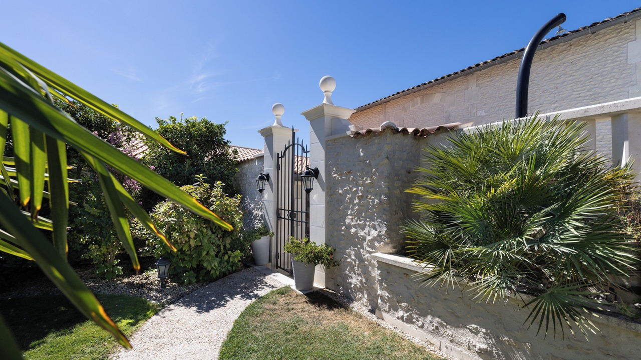 Photo of Outdoor in Cognac