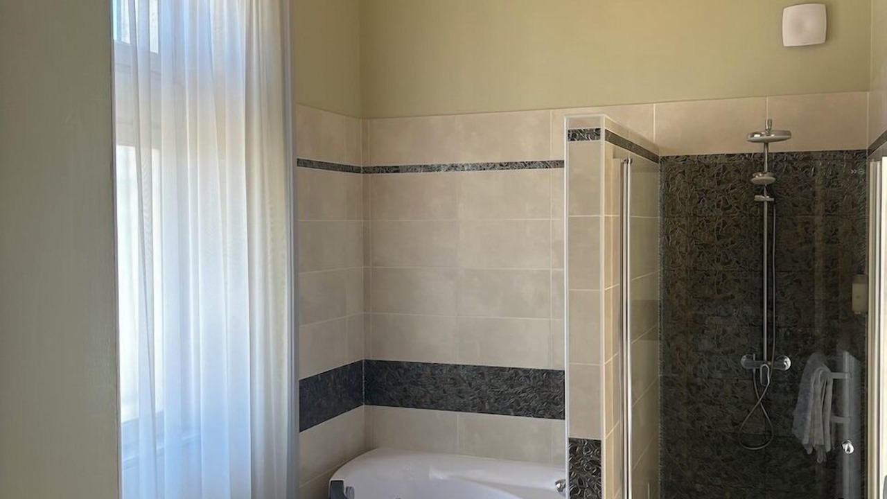 Photo of Bathroom in Cognac