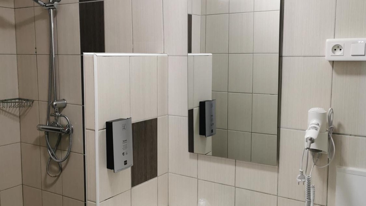 Photo of Others in Allain