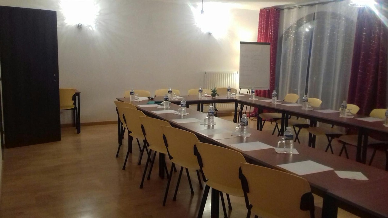 Photo of Others in Allain