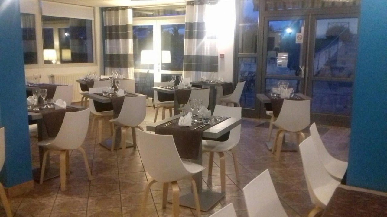 Photo of Others in Allain