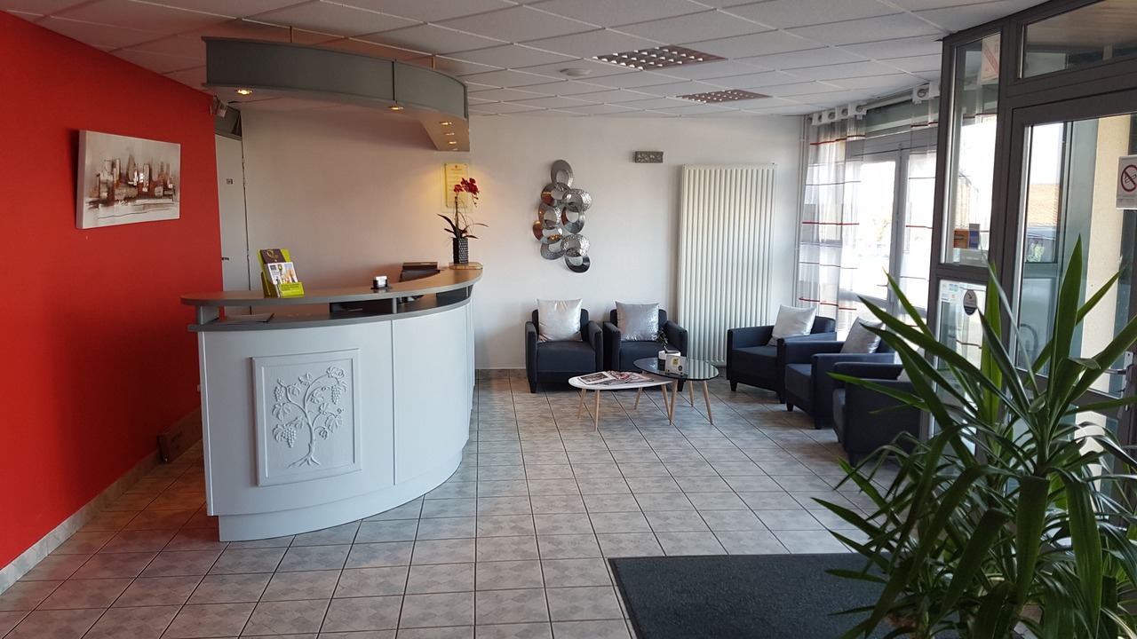 Photo of Others in Allain