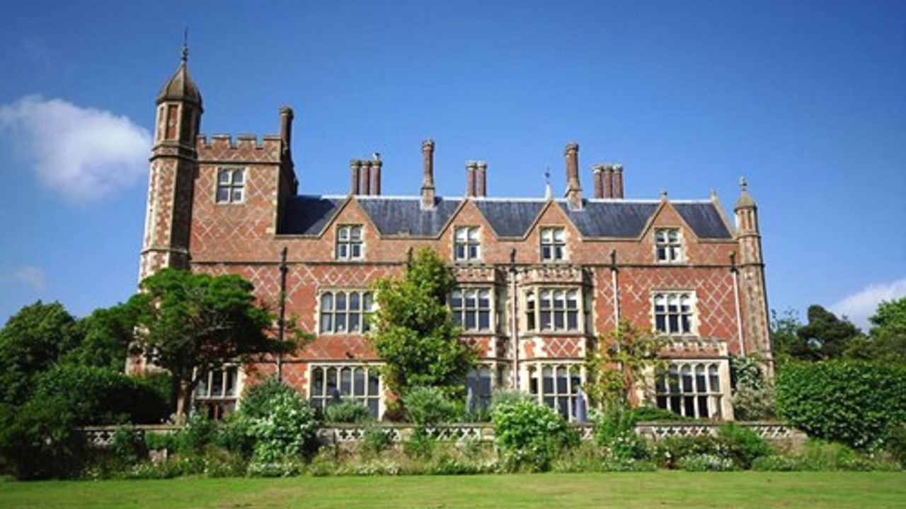 Photo of Buildings in Little Horsted
