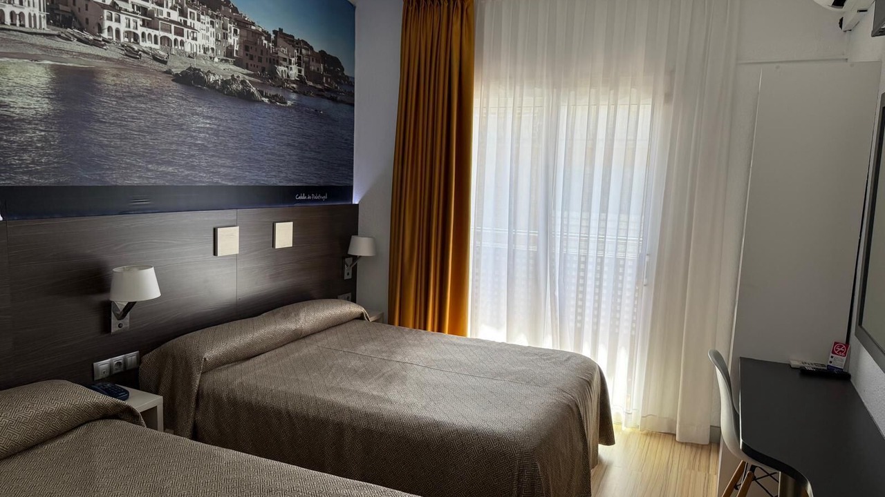 Photo of Bedroom in Roses Town Center