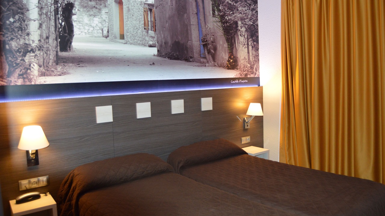 Photo of Bedroom in Roses Town Center