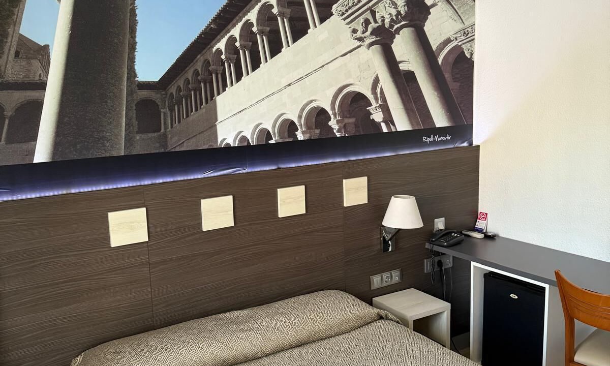 Photo of Bedroom in Roses Town Center