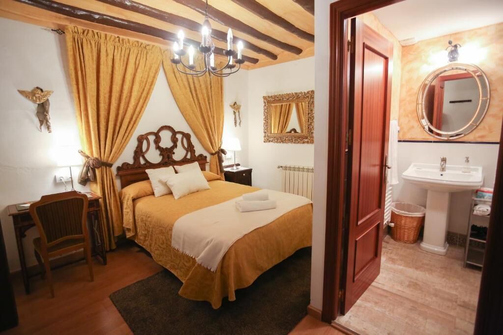Photo of Bedroom in Urrea de Gaen