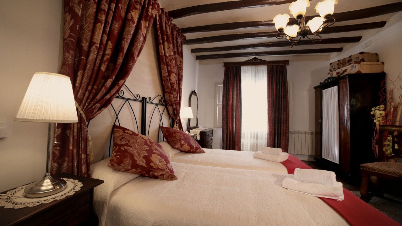 Photo of Bedroom in Urrea de Gaen