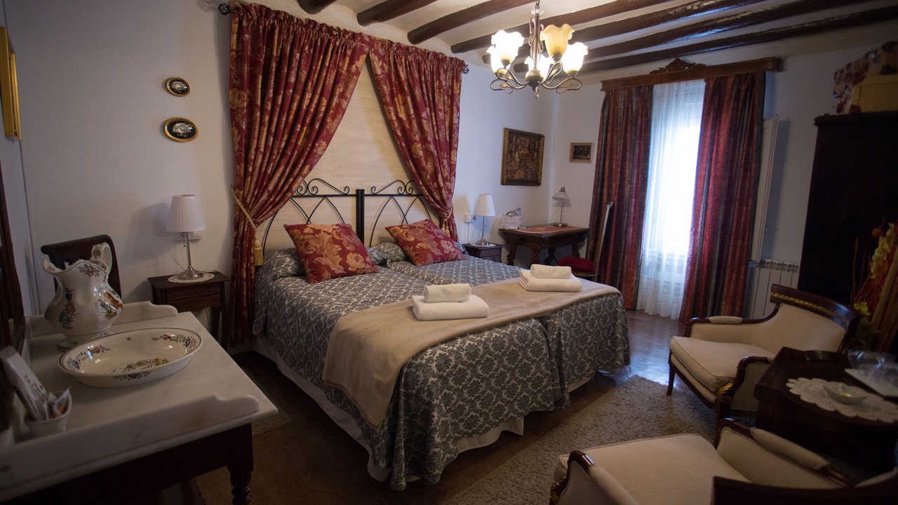 Photo of Bedroom in Urrea de Gaen