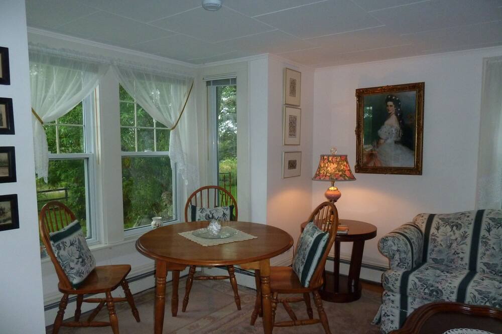 Photo of Livingroom in Port Maitland