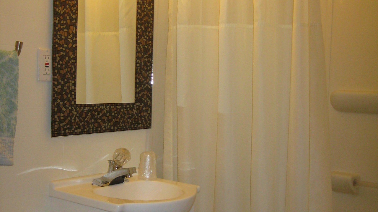 Photo of Bathroom in Soap Lake