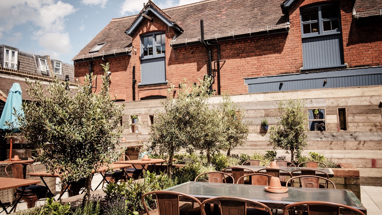 Photo of Outdoor in Tudor