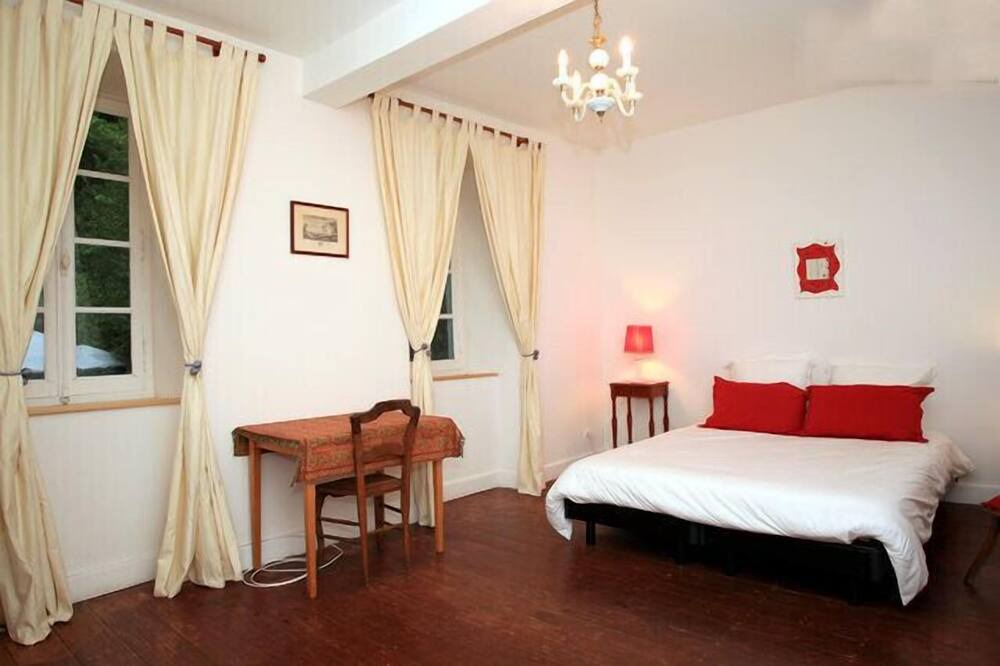 Photo of Bedroom in Les Cammazes