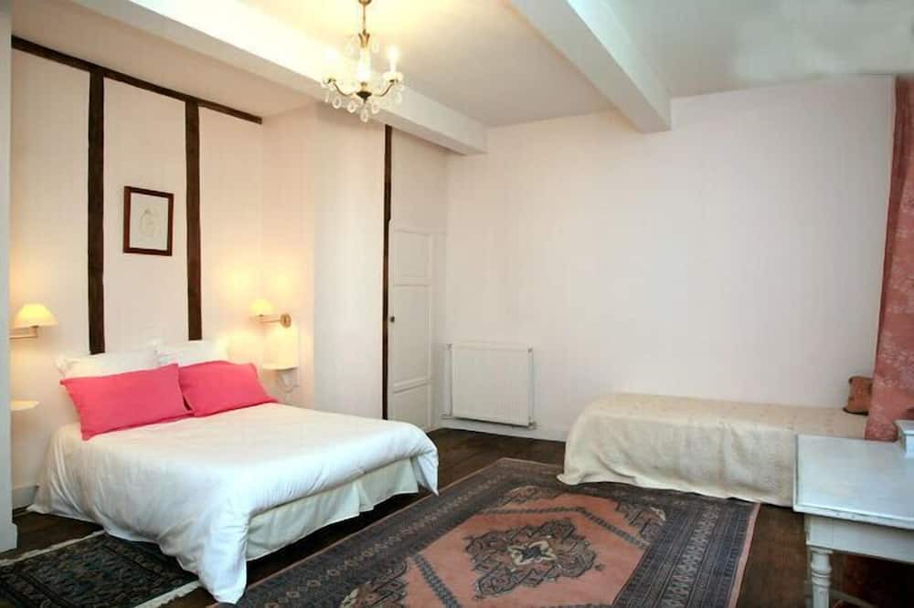 Photo of Bedroom in Les Cammazes
