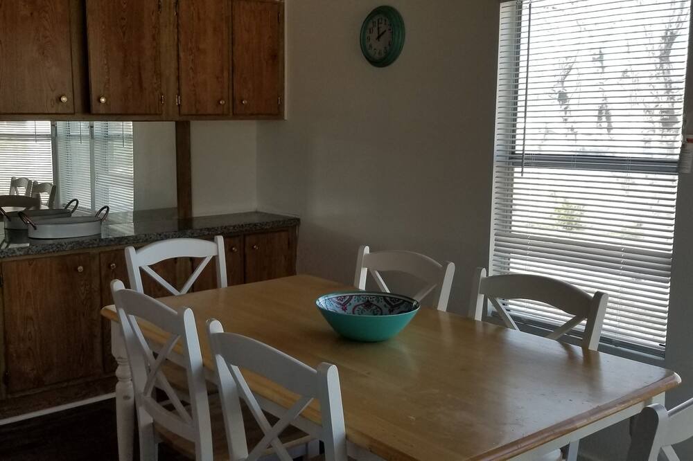 Photo of Kitchen in Roosevelt