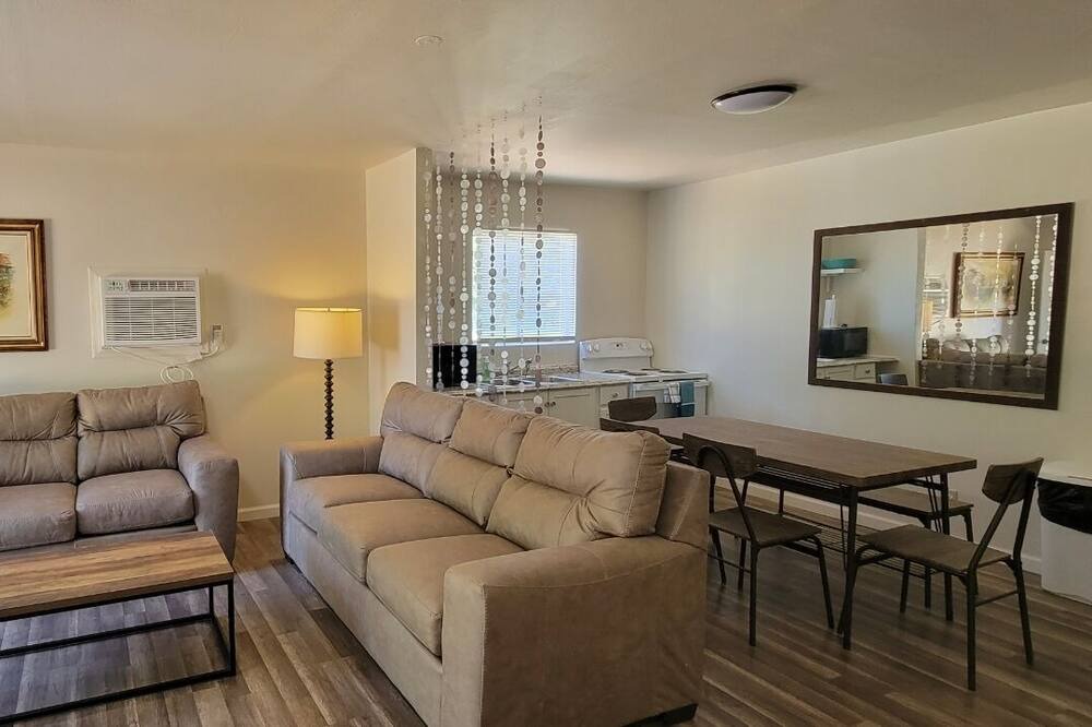 Photo of Livingroom in Roosevelt
