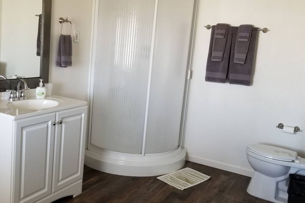 Photo of Bathroom in Roosevelt