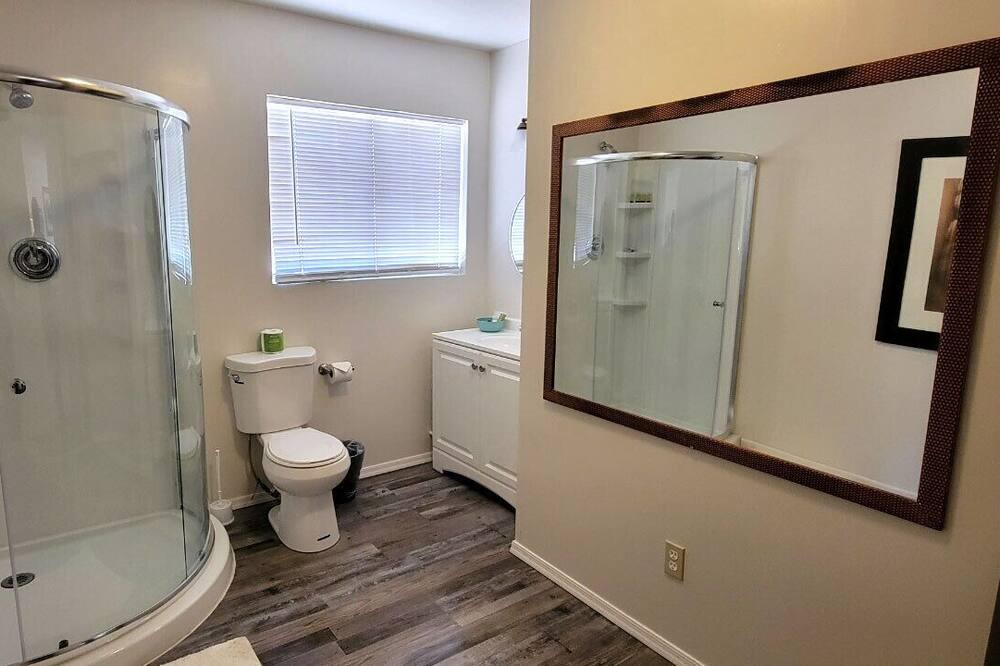 Photo of Bathroom in Roosevelt