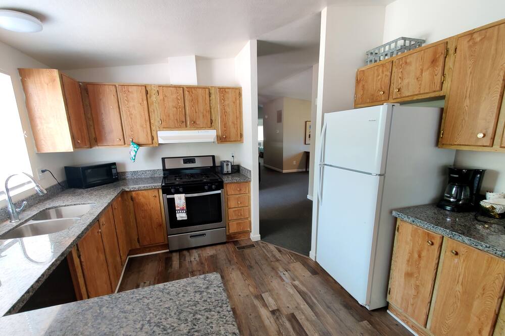 Photo of Kitchen in Roosevelt