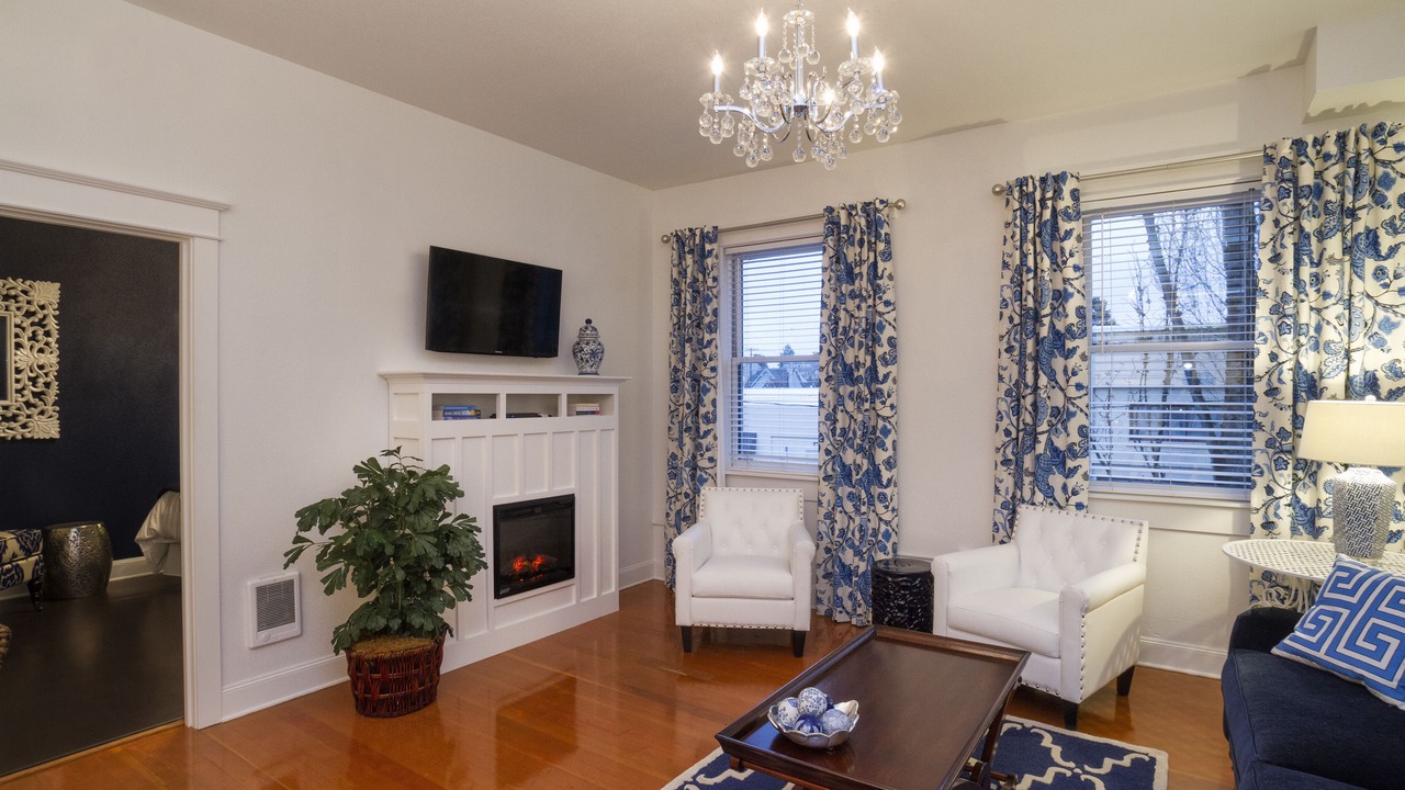 Photo of Livingroom in McMinnville