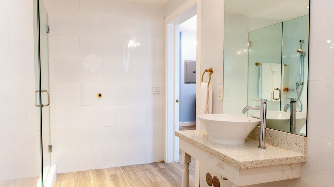 Photo of Bathroom in Mid Beach