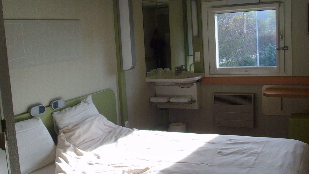 Photo of Bedroom in L'Isle-Adam