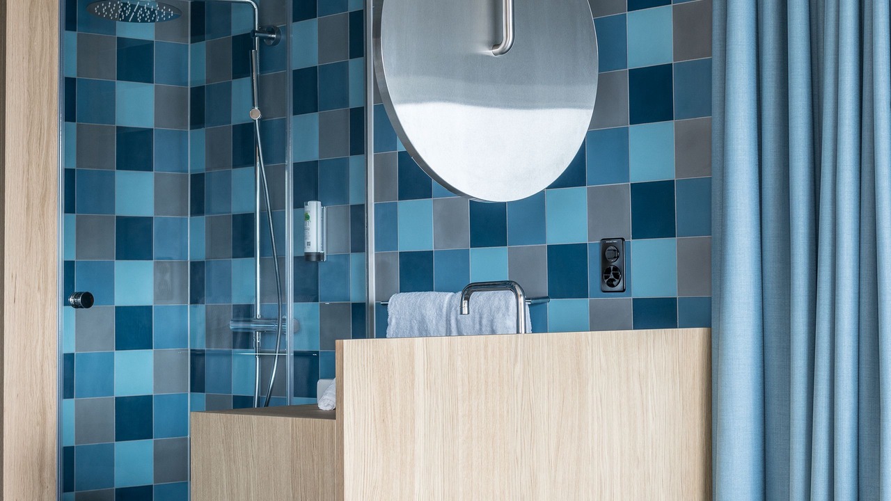 Photo of Bathroom in District 9