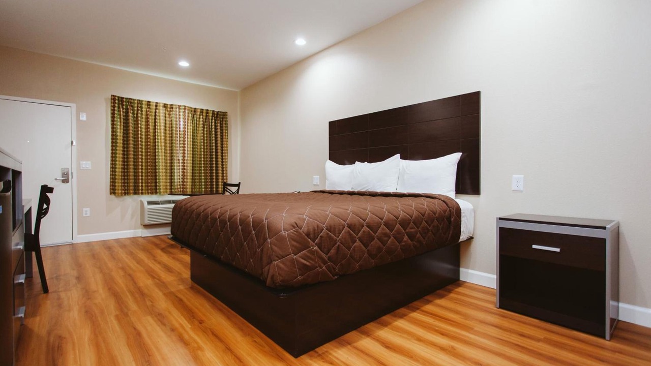 Photo of Bedroom in Jersey Village