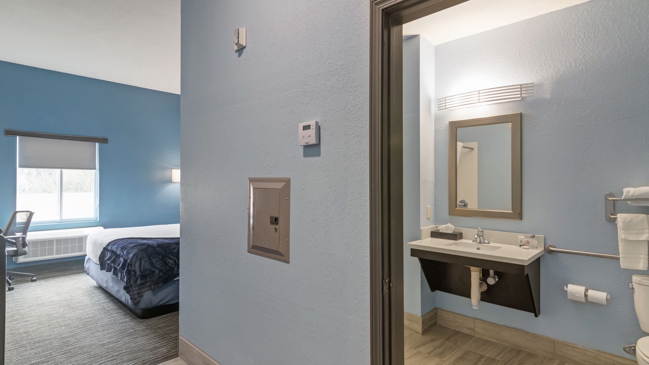 Photo of Bathroom in Garden City