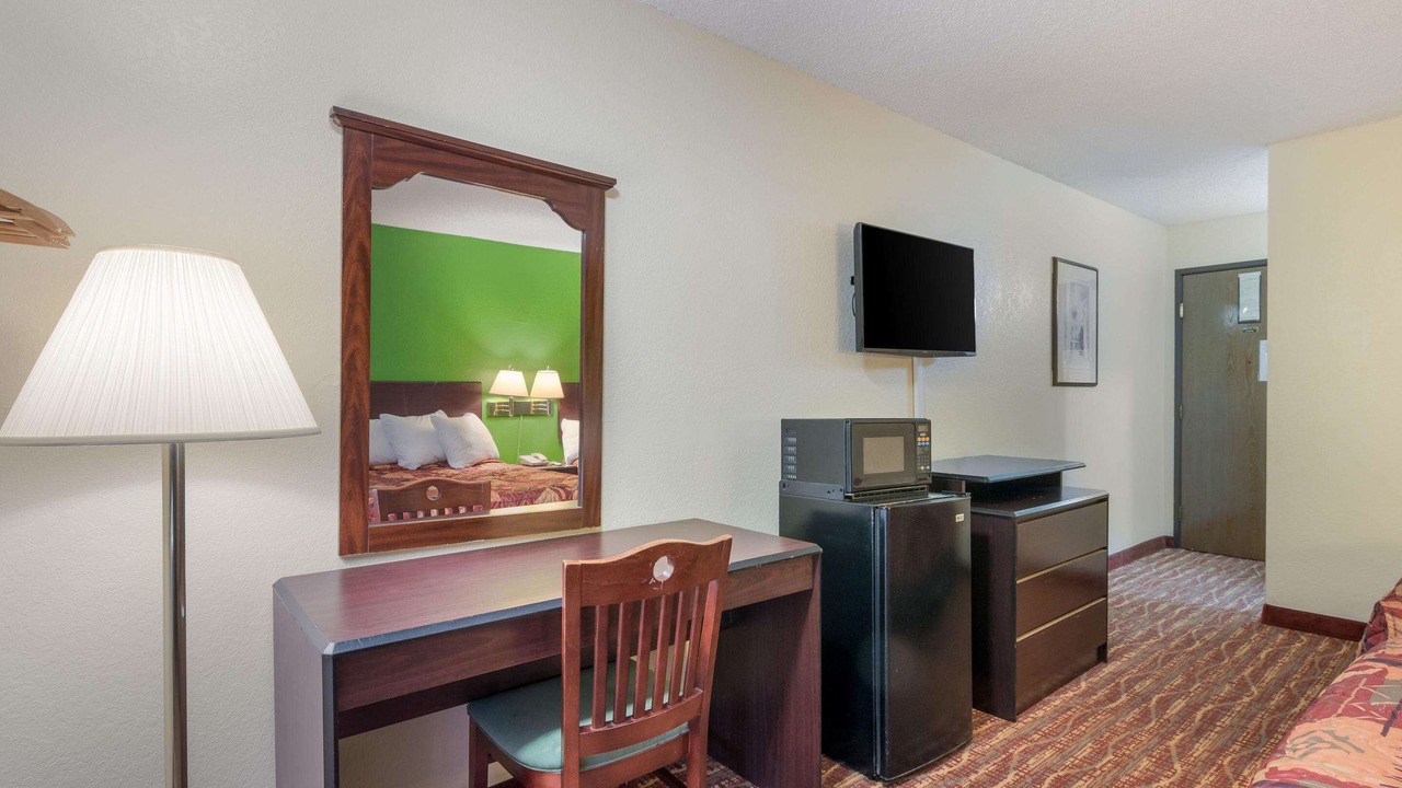 Photo of Bedroom in Benton