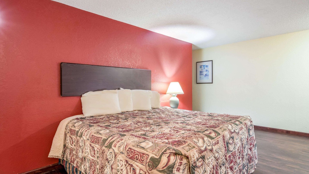 Photo of Bedroom in Benton