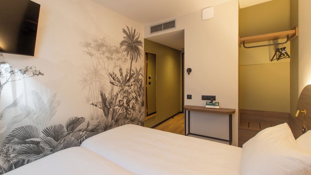 Photo of Bedroom in Saint-Cyr-sur-Mer