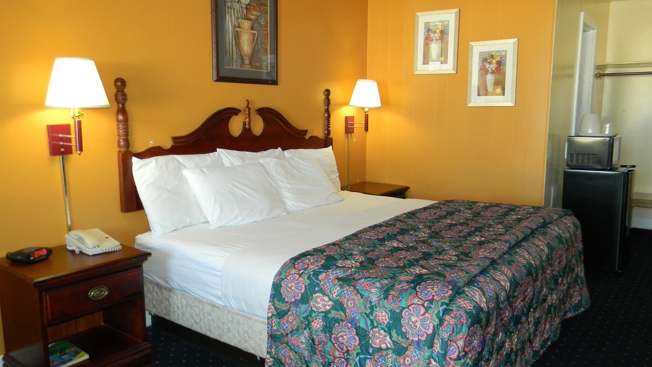 Photo of Bedroom in Roanoke Rapids