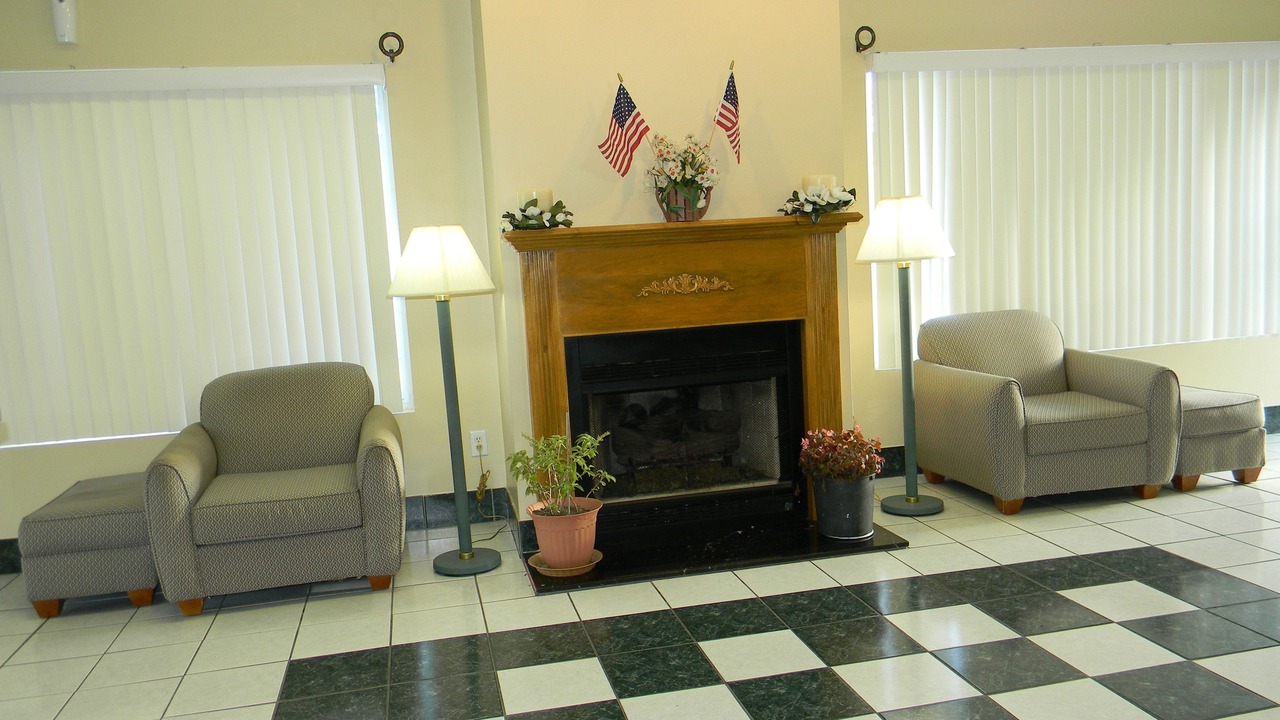 Photo of Livingroom in Roanoke Rapids