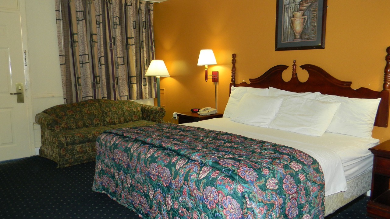 Photo of Bedroom in Roanoke Rapids