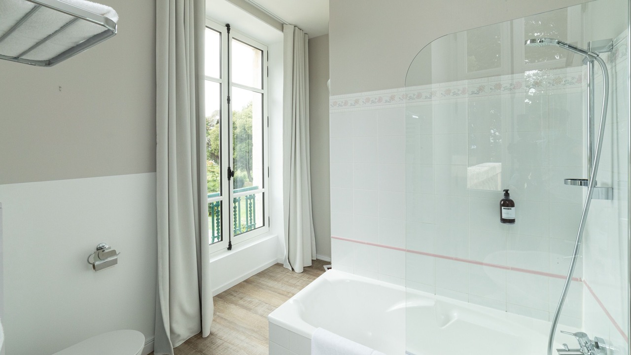 Photo of Bathroom in La Rogere