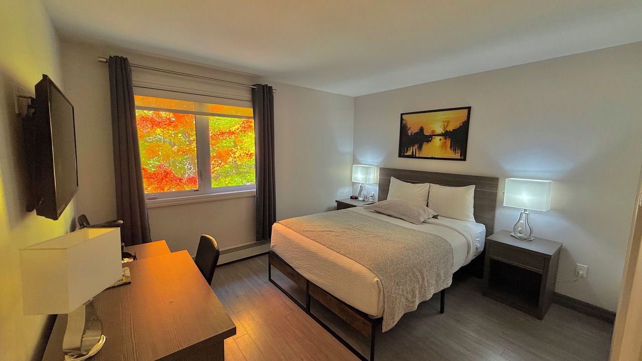 Photo of Bedroom in Grand Bend