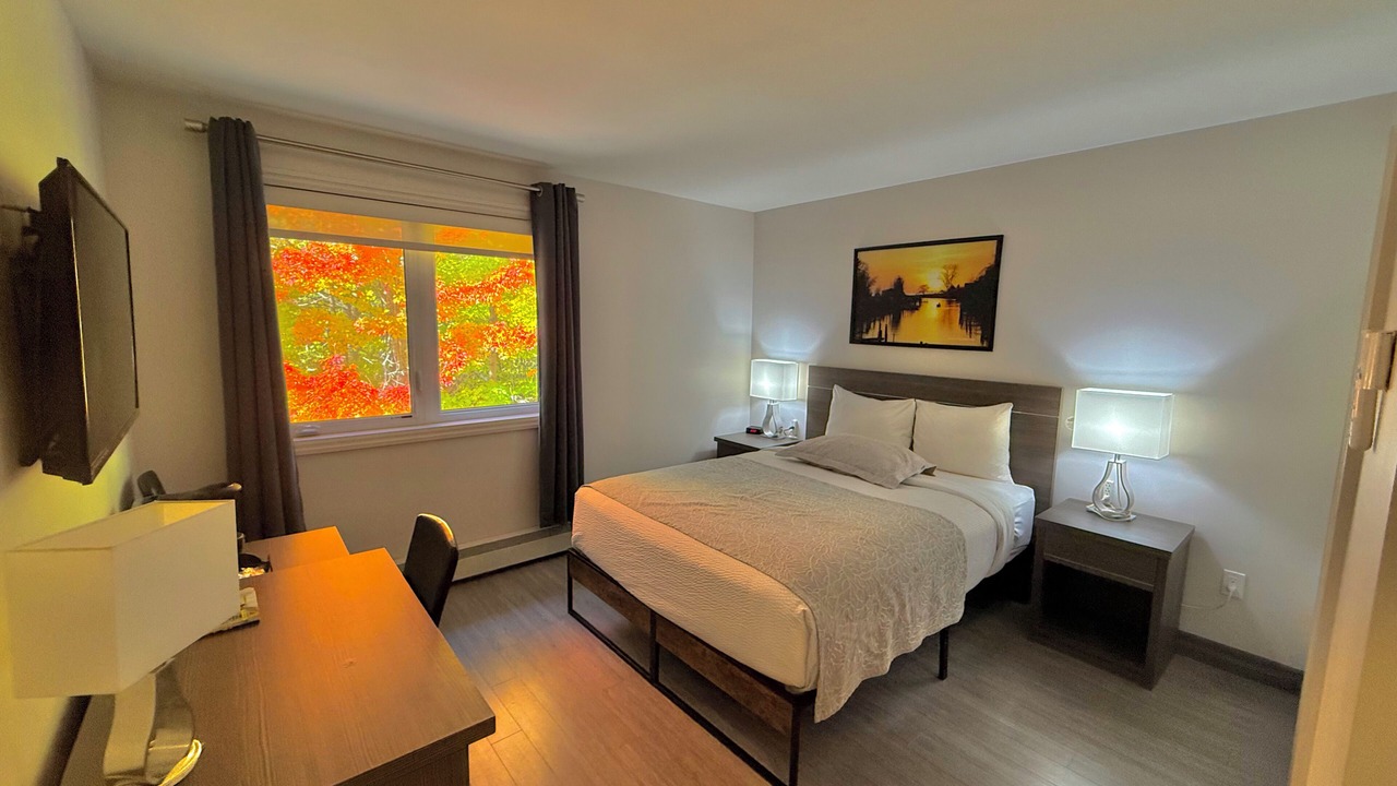 Photo of Bedroom in Grand Bend