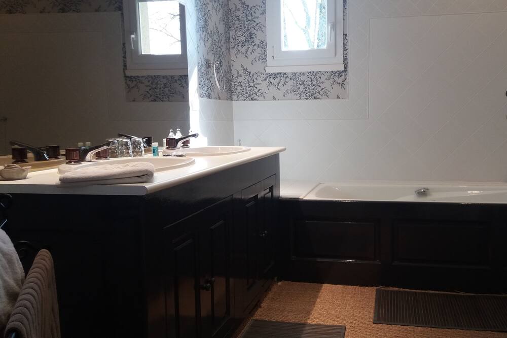 Photo of Bathroom in Saint-Jean-dAigues-Vives