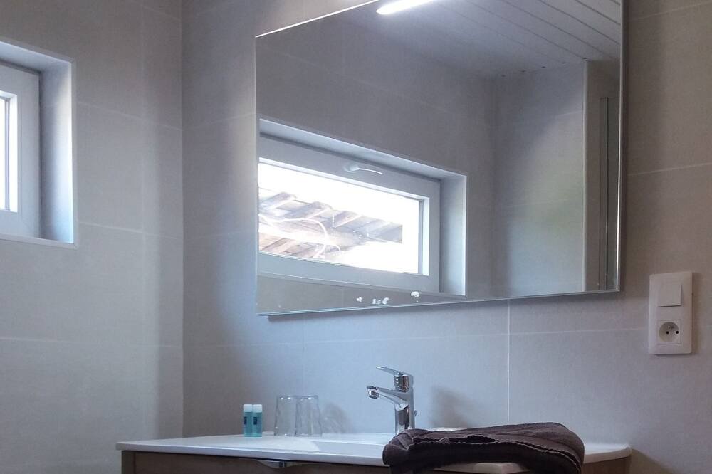 Photo of Bathroom in Saint-Jean-dAigues-Vives