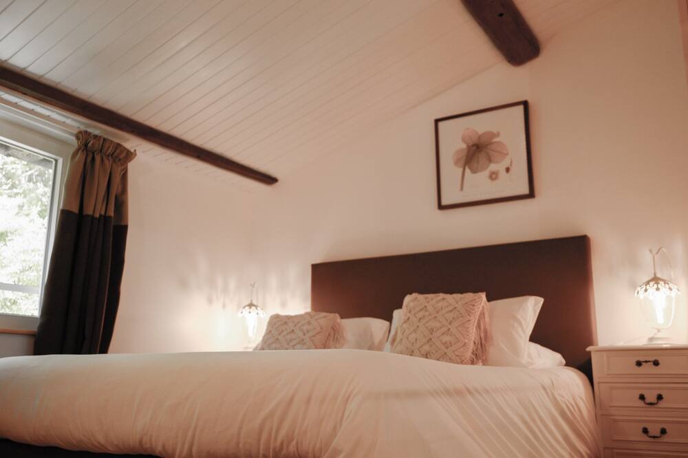 Photo of Bedroom in Saint-Jean-dAigues-Vives