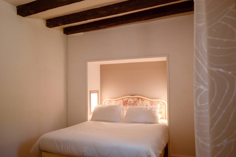 Photo of Bedroom in Saint-Jean-dAigues-Vives