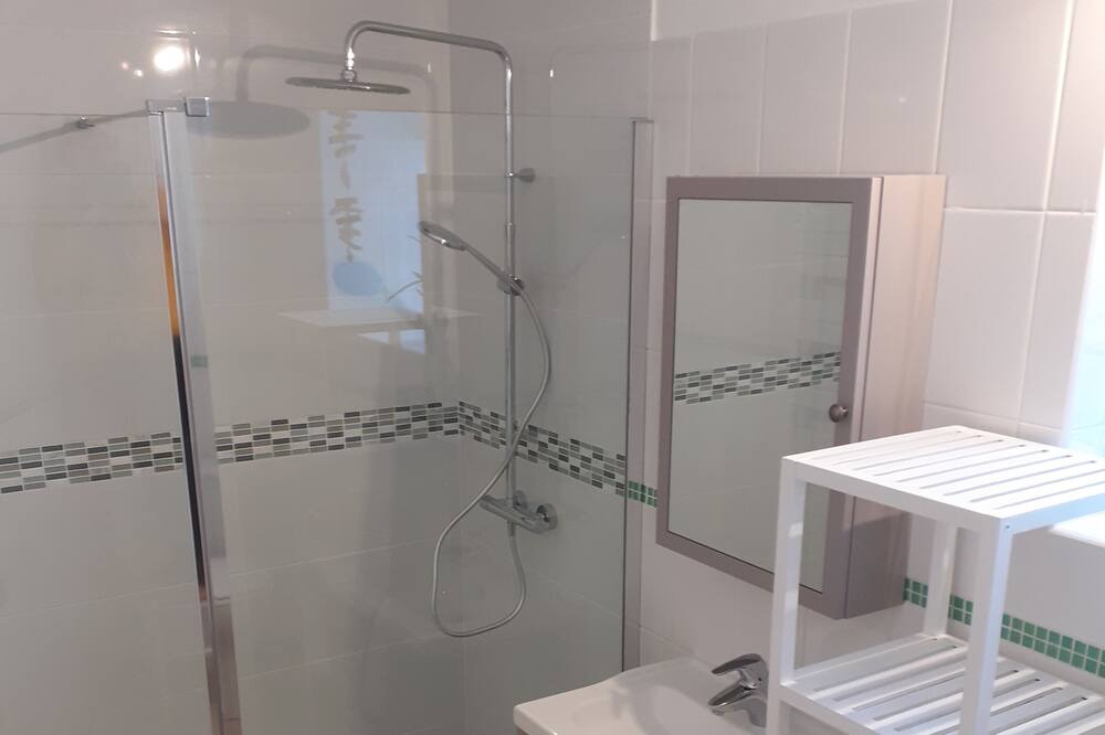 Photo of Bathroom in Guidel