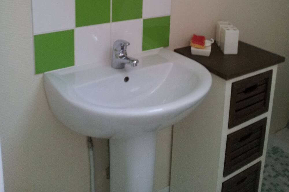Photo of Bathroom in Guidel