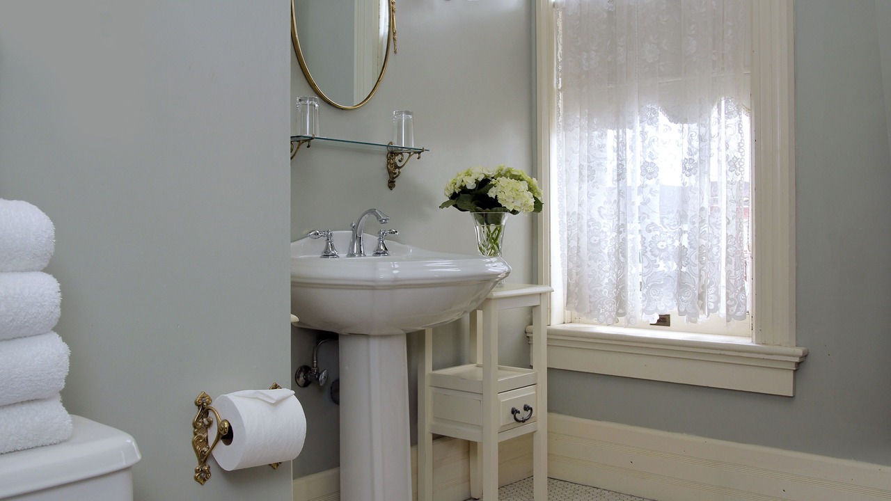 Photo of Bathroom in Ferndale Main Street Historic District