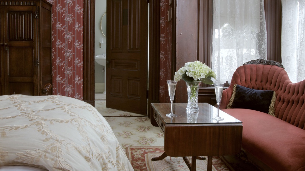 Photo of Bedroom in Ferndale Main Street Historic District