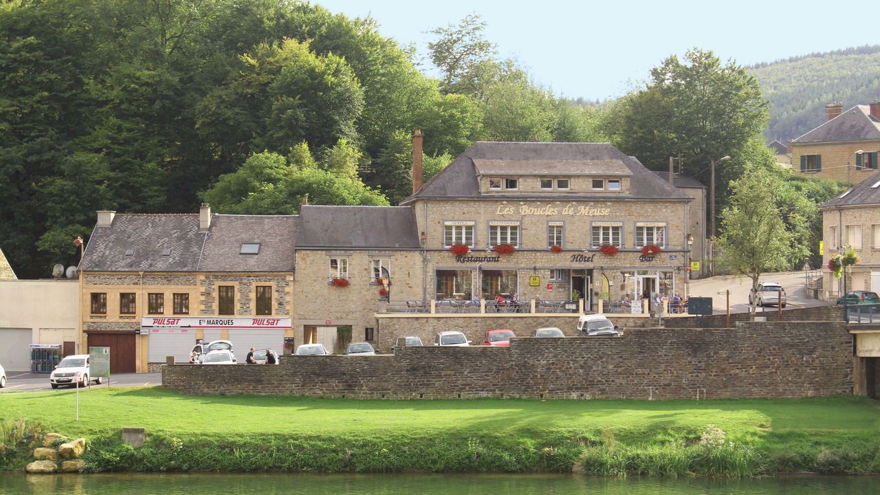 Photo of Buildings in Montherme